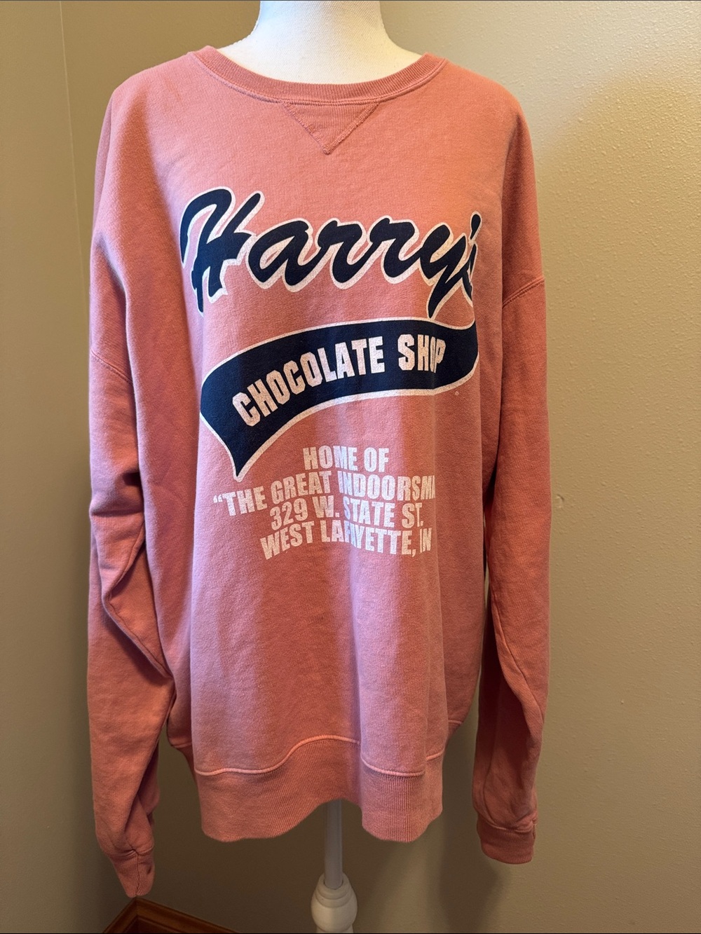 NWOT Purdue University Harry’s Chocolate Shop Women’s Crewneck Sweatshirt- Large